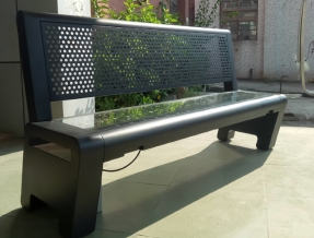 Photovoltaic lounge chair