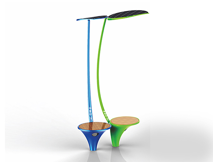 Outdoor charging chair